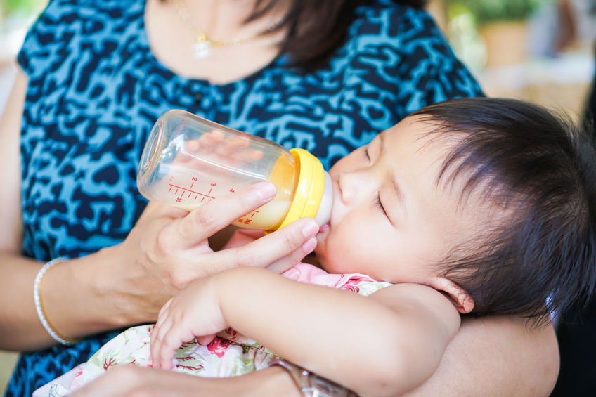 slow bottle feeding baby