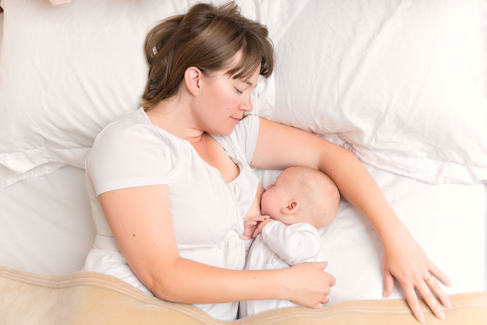 bed-sharing-with-baby-breastfeeding-support