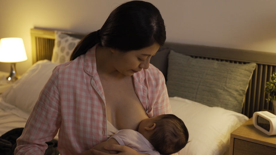 Baby Market Show - What a breastfeeding Mom's boobs mean ..