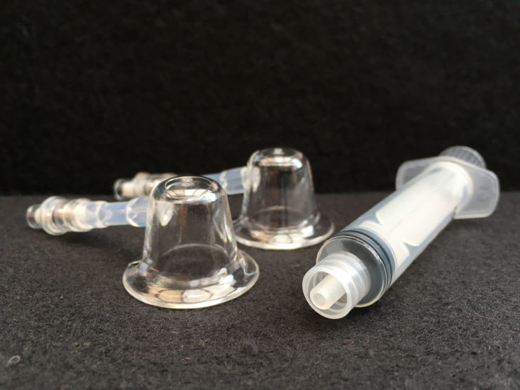 Suction device for everting nipples