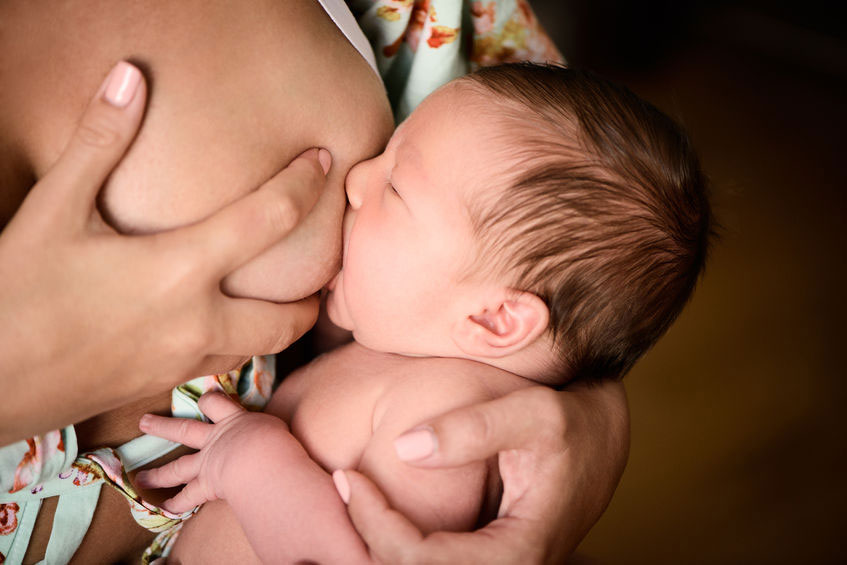 Breastfeeding cradle hold large breasts Breastfeeding With Large Breasts Breastfeeding Support