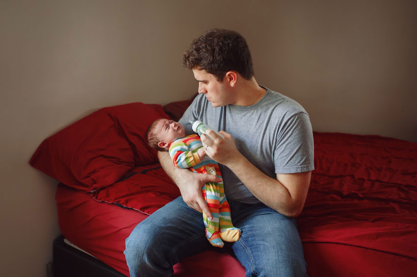 baby cries during bottle feeding